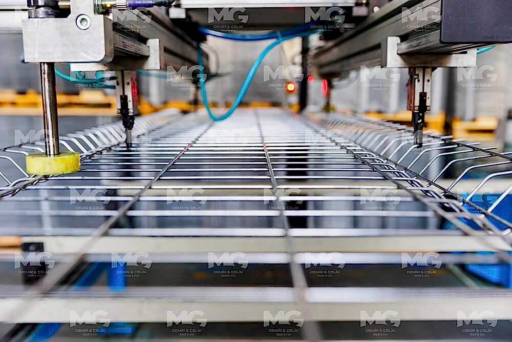 panel-fences-and-production-process-panel-fence-manufacturers