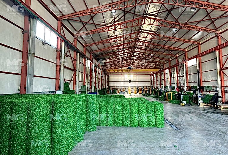 what-to-consider-when-buying-wholesale-grass-fence